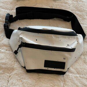 Flag nor Fail Waist Bag